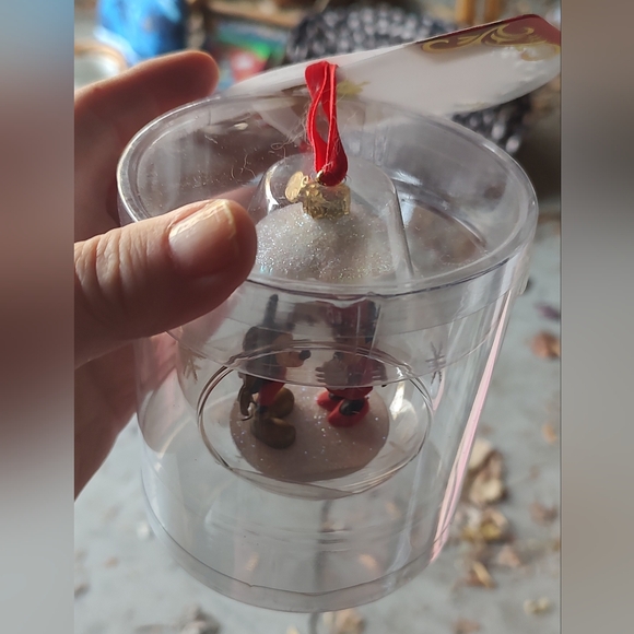 Mickey/Minnie Xmas Ornament - Picture 2 of 3